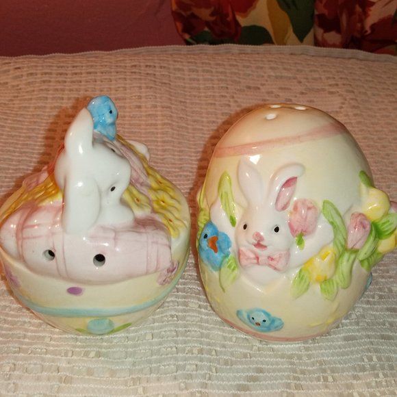 EASTER COLORFUL BUNNY EASTER EGG CERAMIC SALT AND PEPPER SHAKERS - Picture 2 of 6